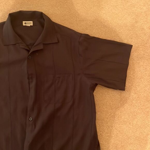 HAGGAR Navy Collared Short Sleeved Button Down. Size Large - Picture 3 of 9